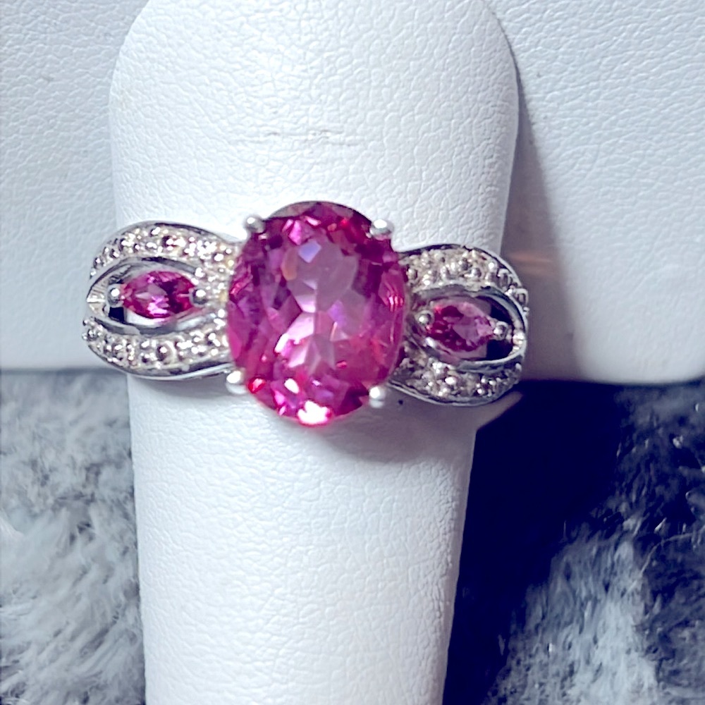 Oval Pink Topaz 3.85ctw. - Picture 3 of 13